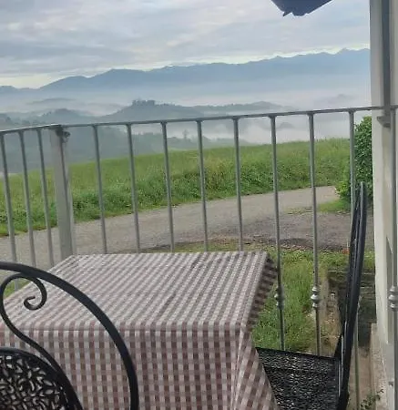 Cascina Binello B بيت للعطل *