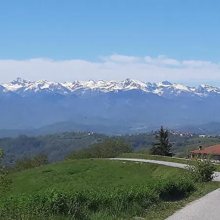 펜션 Cascina Binello B