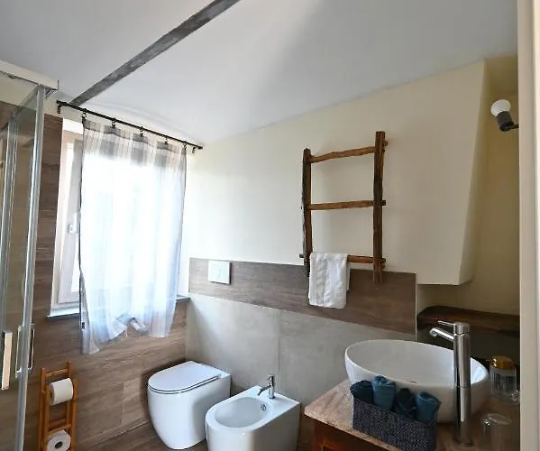 Cascina Binello B Murazzano (Cuneo)